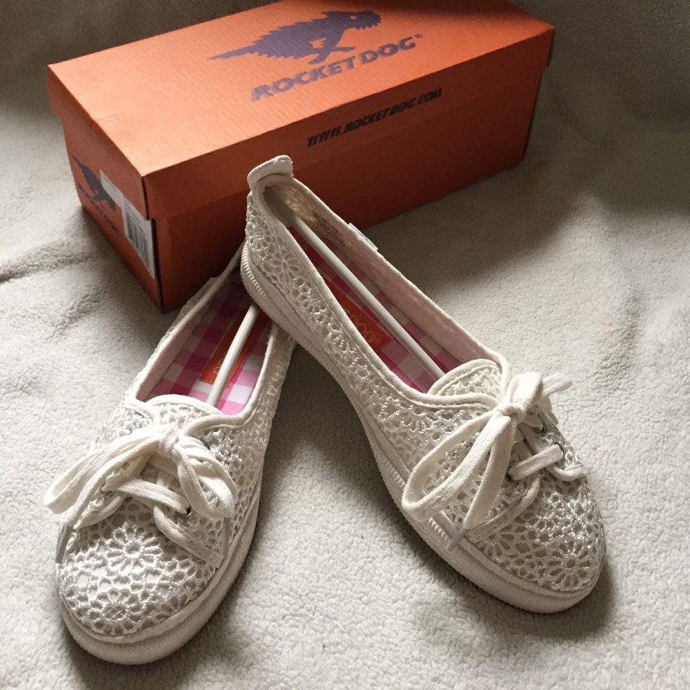 LNWT Rocket Dog White Crochet Boat Shoes s…